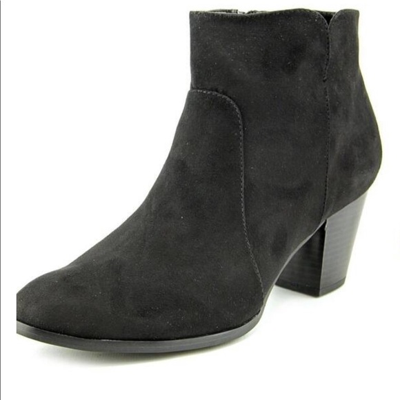 Style & Co. Faux Suede Charlees Ankle Boots size 7 - Picture 1 of 8